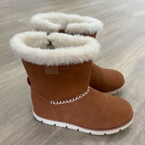 OshKosh B'Gosh - Quinn Boots - Tan with Faux Fur - Girls Size 12